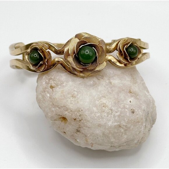Gold‎ Tone Floral Clamper Bracelet With Green Jade Stones - Picture 1 of 4